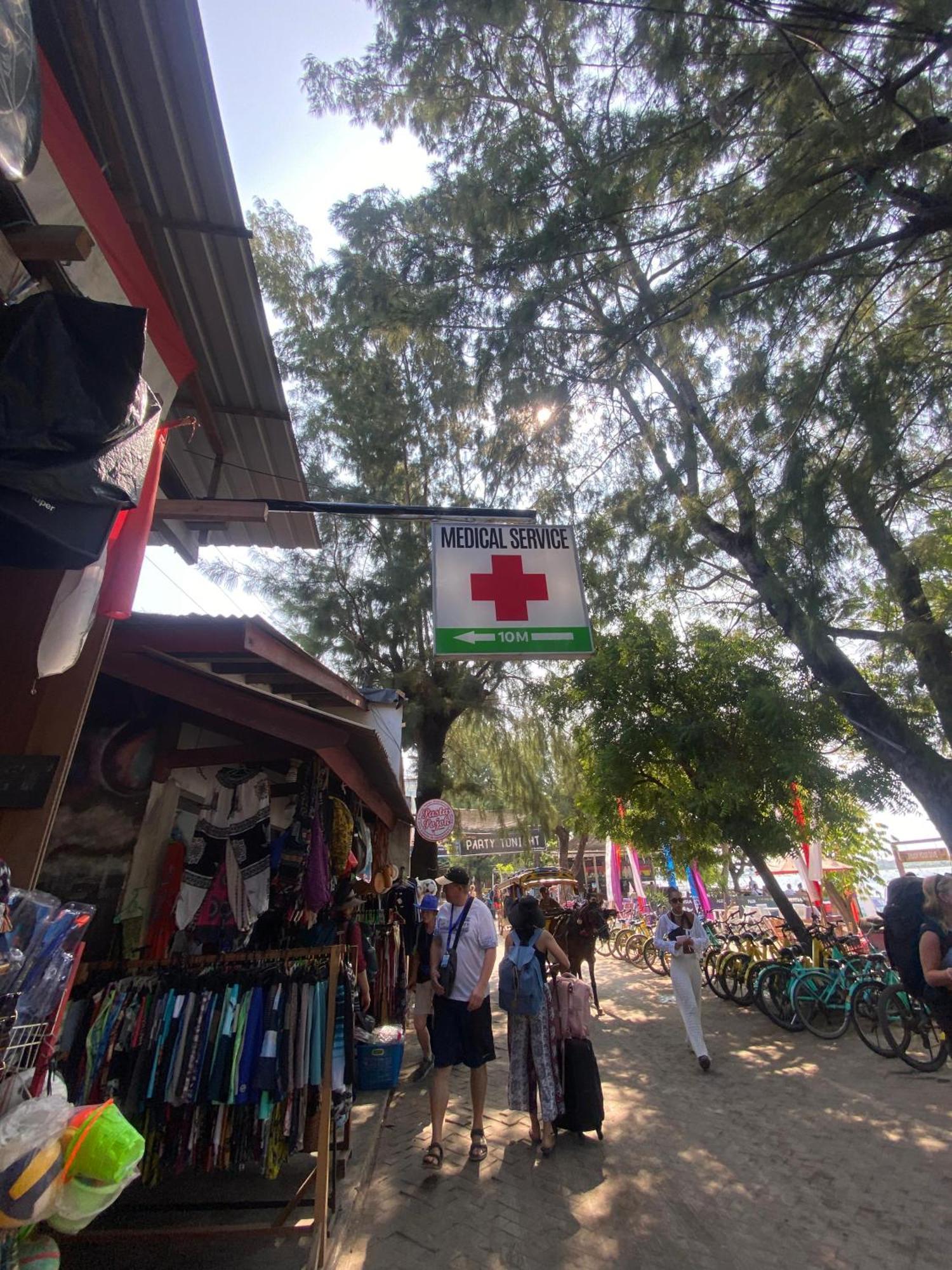 Bale Sunrise Hotel Gili Trawangan Exterior foto