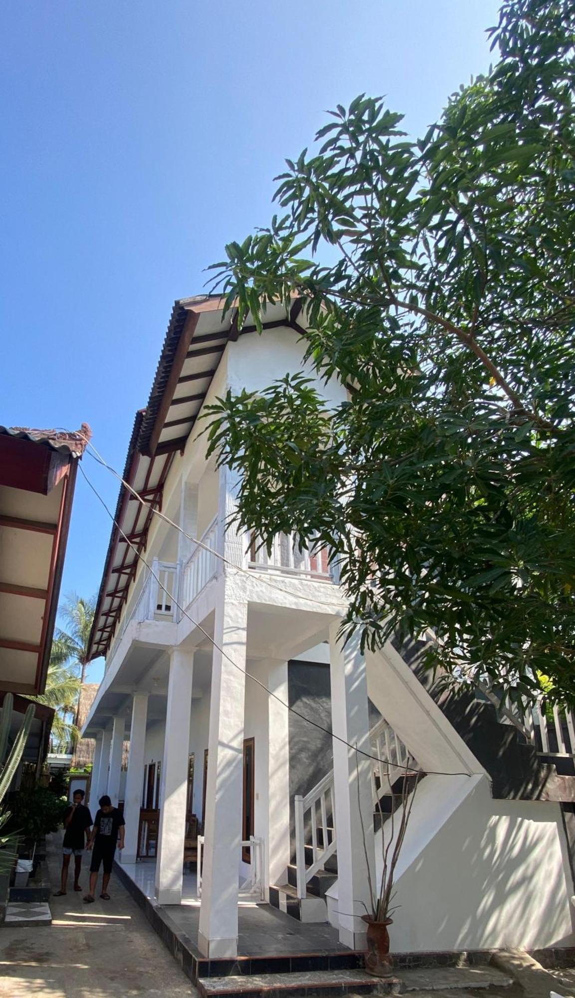 Bale Sunrise Hotel Gili Trawangan Exterior foto