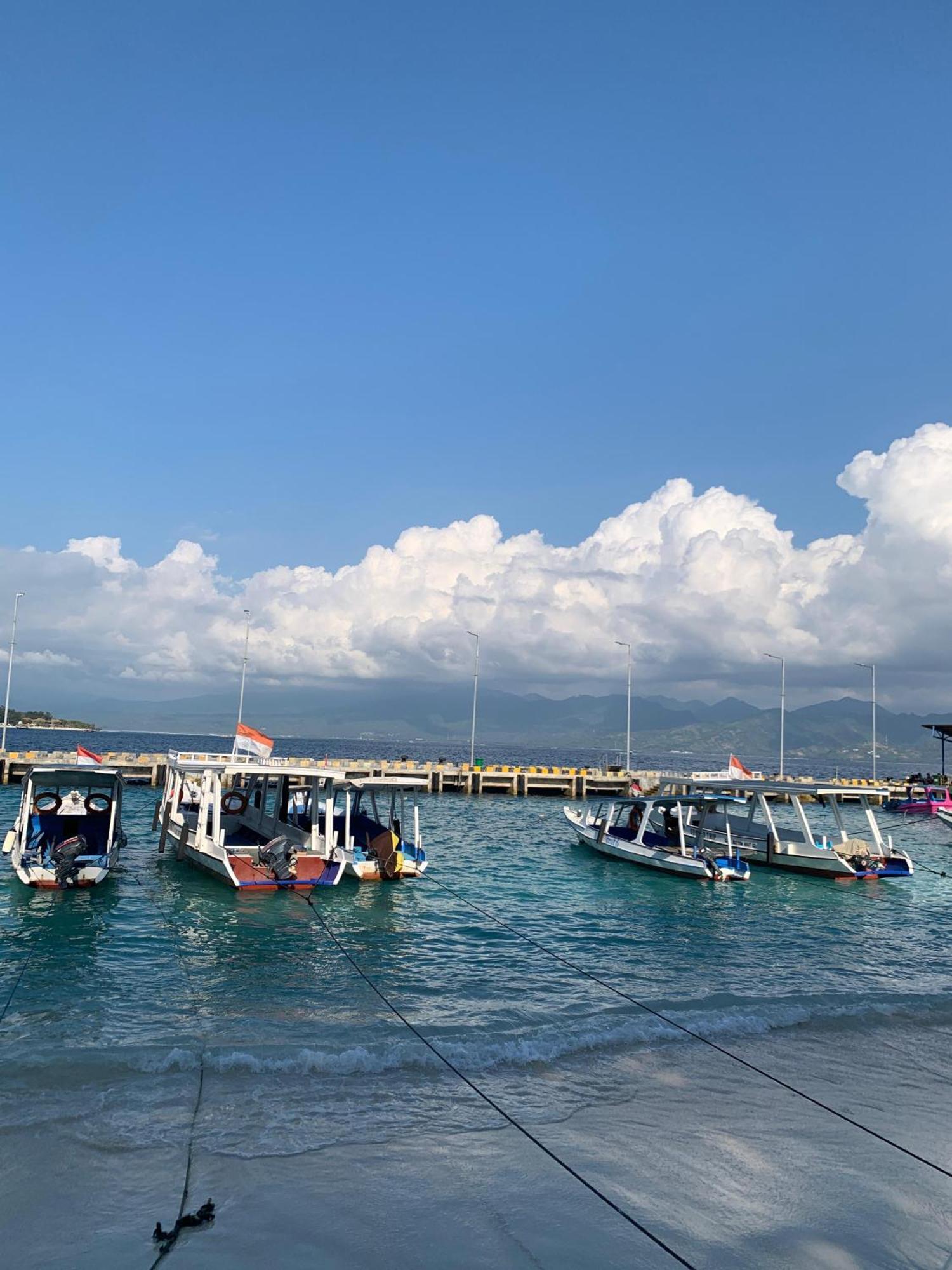 Bale Sunrise Hotel Gili Trawangan Exterior foto