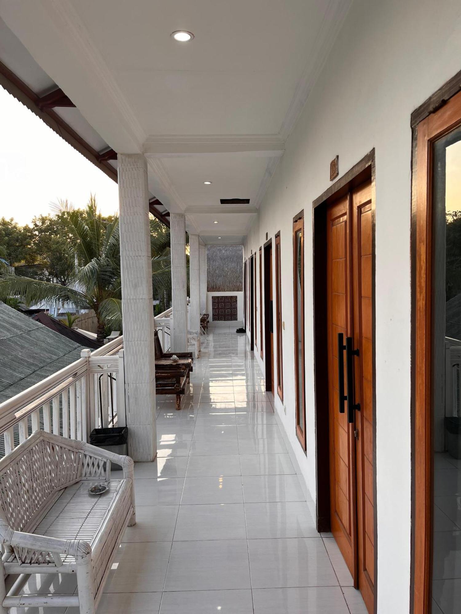 Bale Sunrise Hotel Gili Trawangan Exterior foto